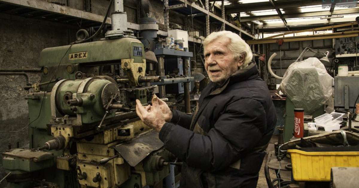 Bari, la grande casa-officina a San Cataldo: � il regno di Rocco, inventore 86enne